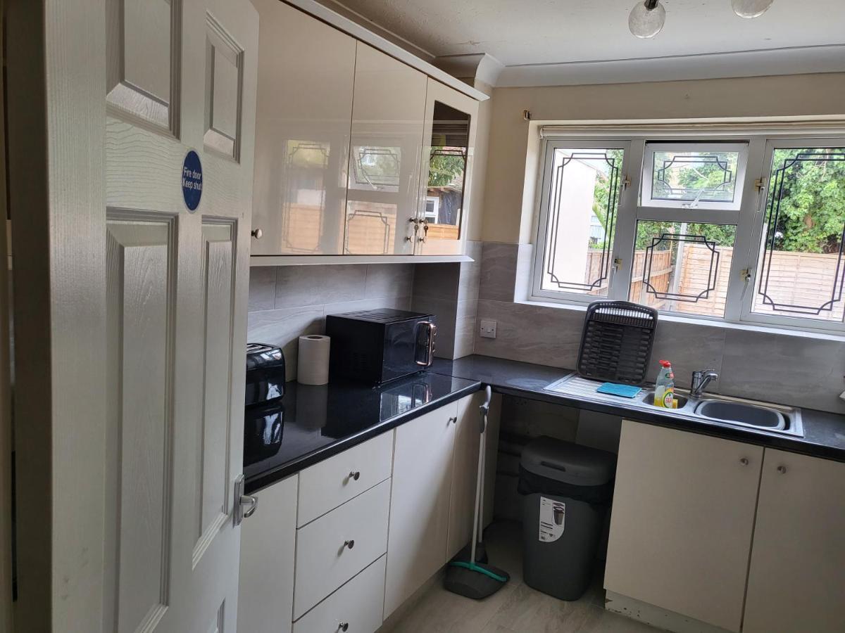 Crane Home In Dagenham With Free Wi Fi المظهر الخارجي الصورة