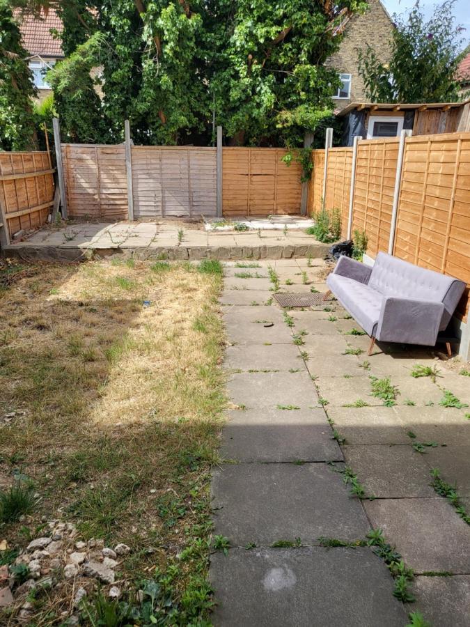 Crane Home In Dagenham With Free Wi Fi المظهر الخارجي الصورة
