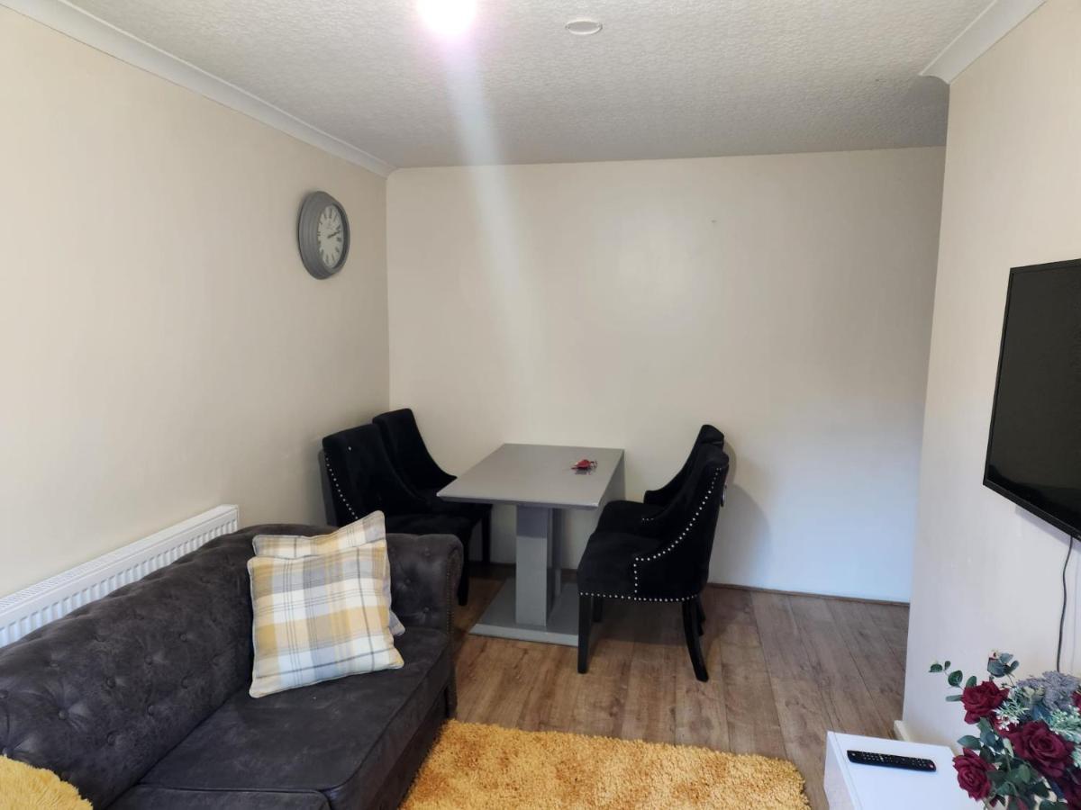 Crane Home In Dagenham With Free Wi Fi المظهر الخارجي الصورة